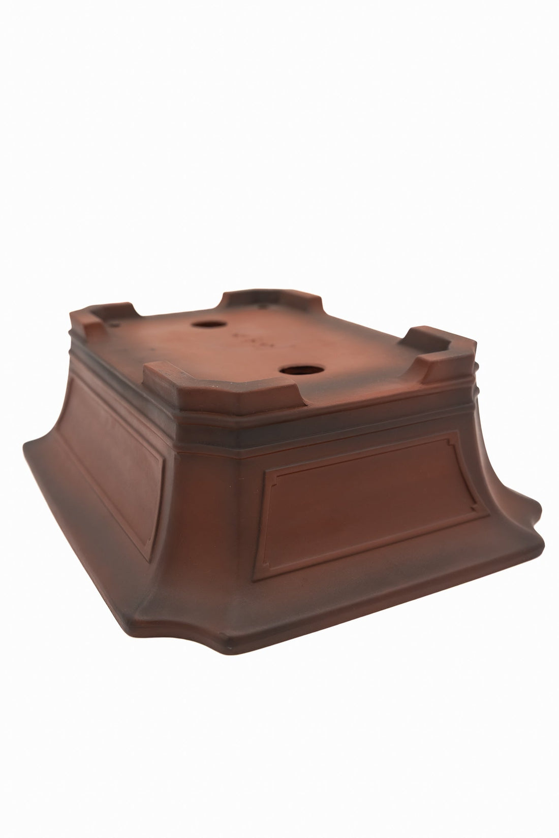 Bigei: The Tokoname Potter Behind the Hand-Burnished Vermilion Clay
