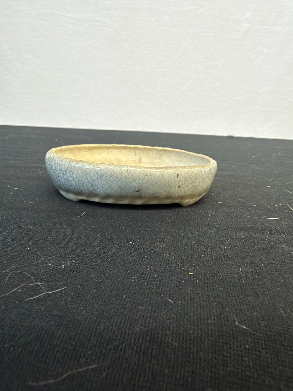 4.5x3.5x1 Inch Toujaku Handmade Bonsai Pot – Crackled White Oval