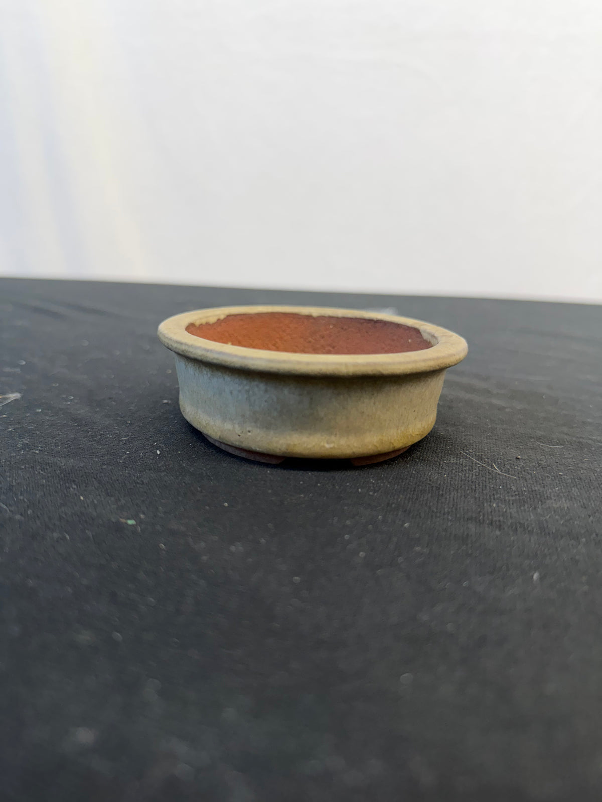 4.25x3.25x1.5 Inch Yozan Oval Bonsai Pot – Cream Celadon Glaze