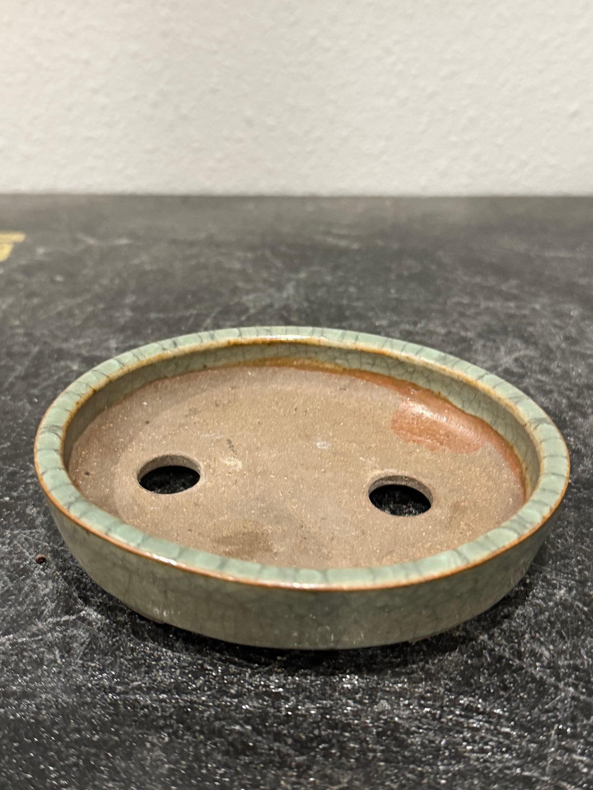 Syunzan Crackle Celadon Oval – Iron Rim