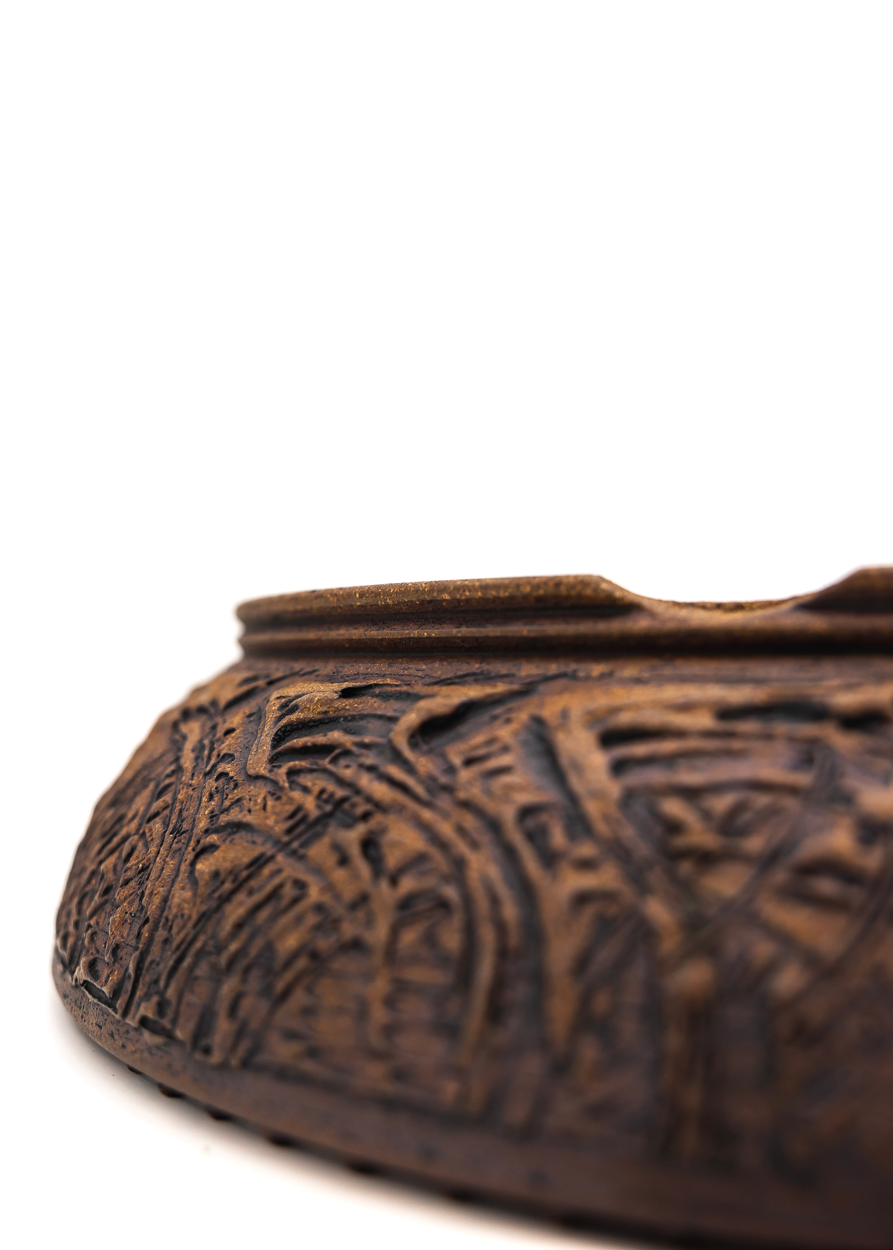 Large Round Unglazed Sara Rayner Bonsai Pot – USA Nail Signature, Rare Sharp Lines