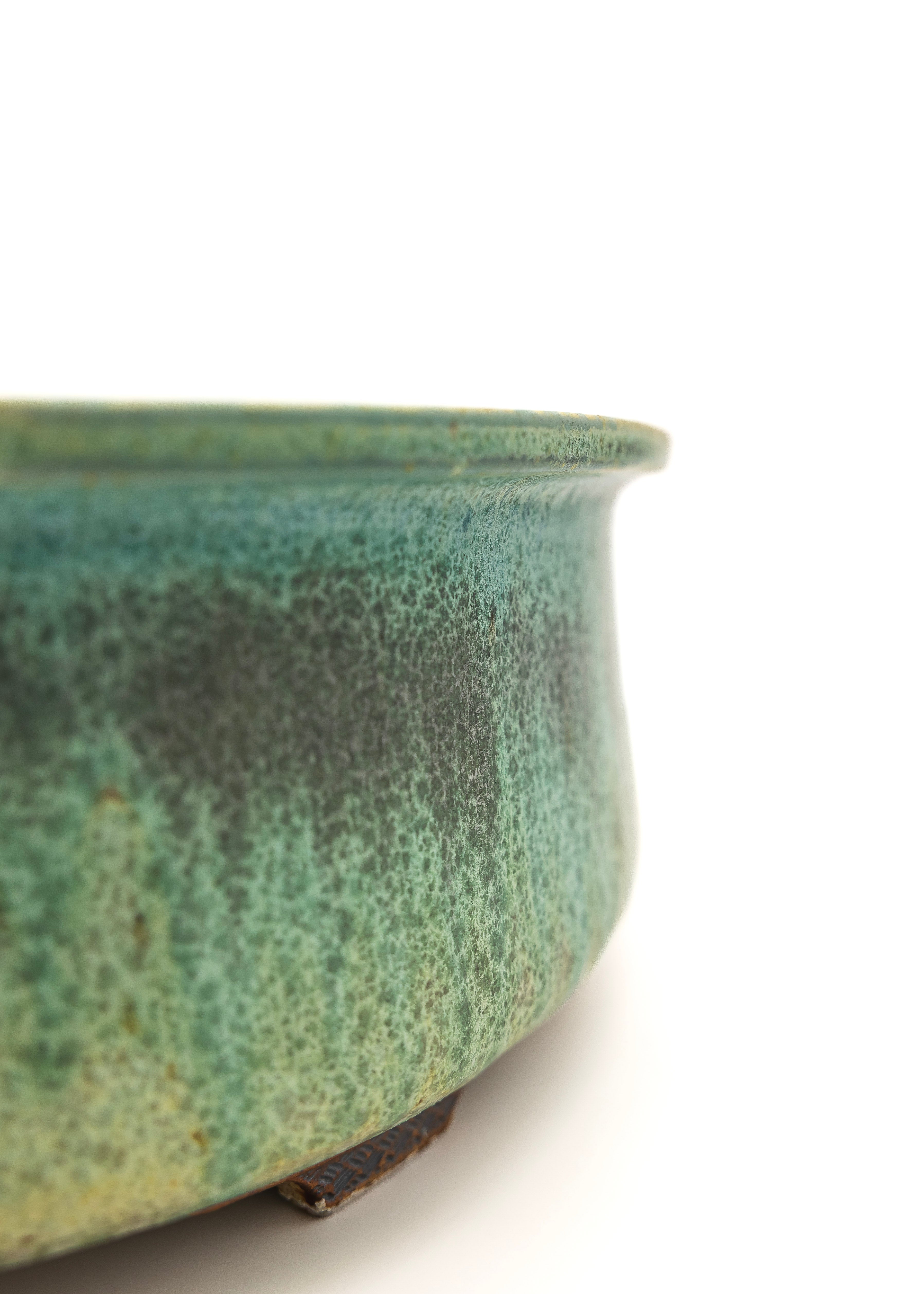 Large Oval Glazed Sara Rayner Bonsai Pot with Extended Flat Rim and Etched Feet – USA Nail Signature