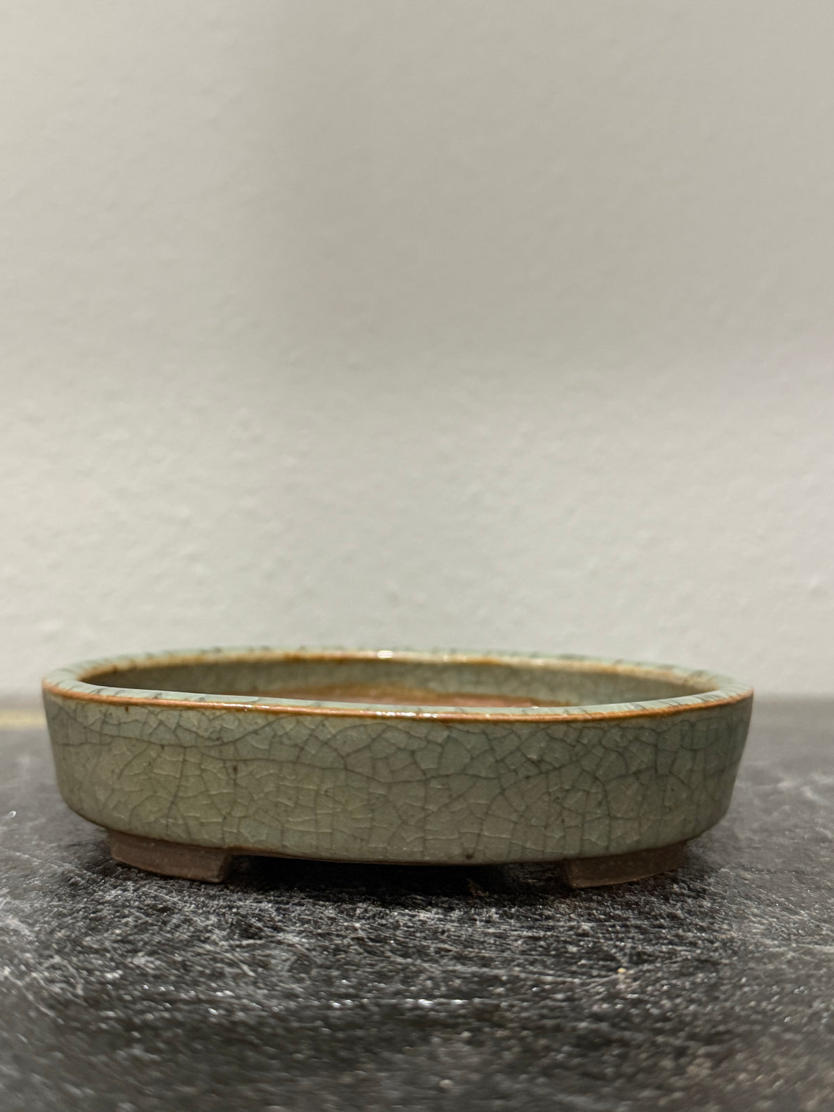 Syunzan Crackle Celadon Oval – Iron Rim