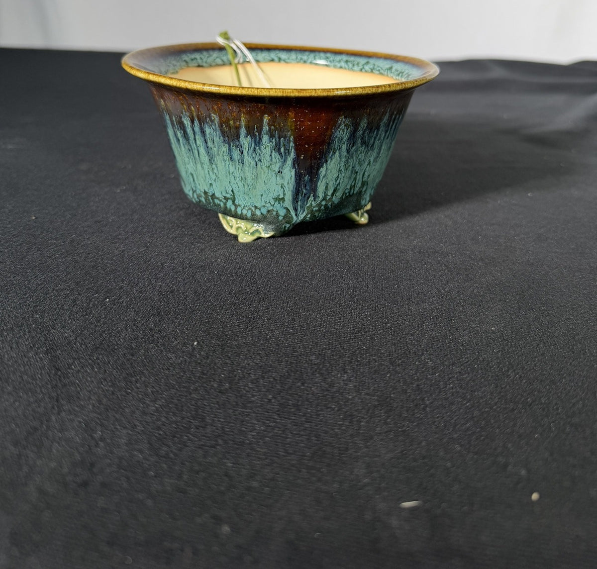 Fuka pot, side profile