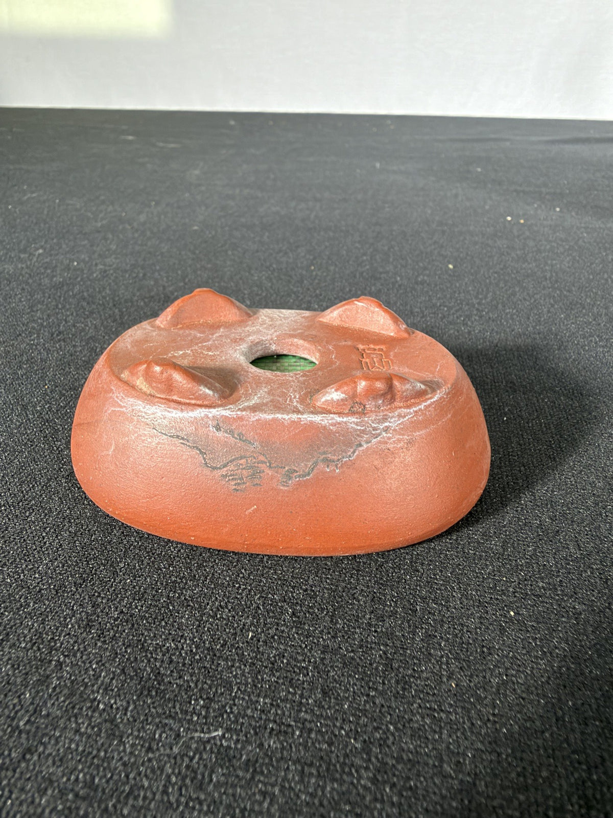 Bunzan mame oval, foot and chop detail