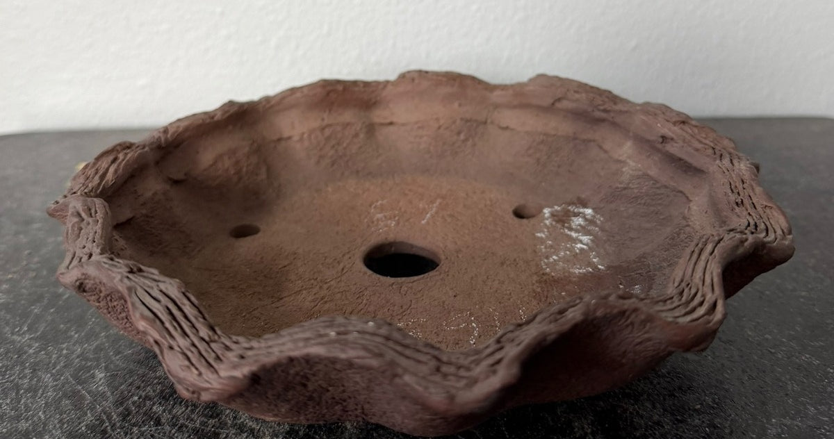 Ryugaku free-form round bonsai pot, interior